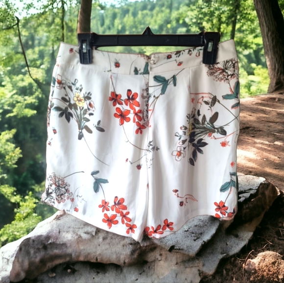 Dynamite Lightweight Floral Shorts - Picture 2 of 9